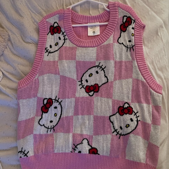 Hello Kitty Vest - Picture 1 of 4